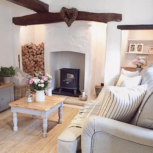 Step inside this charming country cottage in the English countryside for a full home tour on www.lovetohome.co.uk