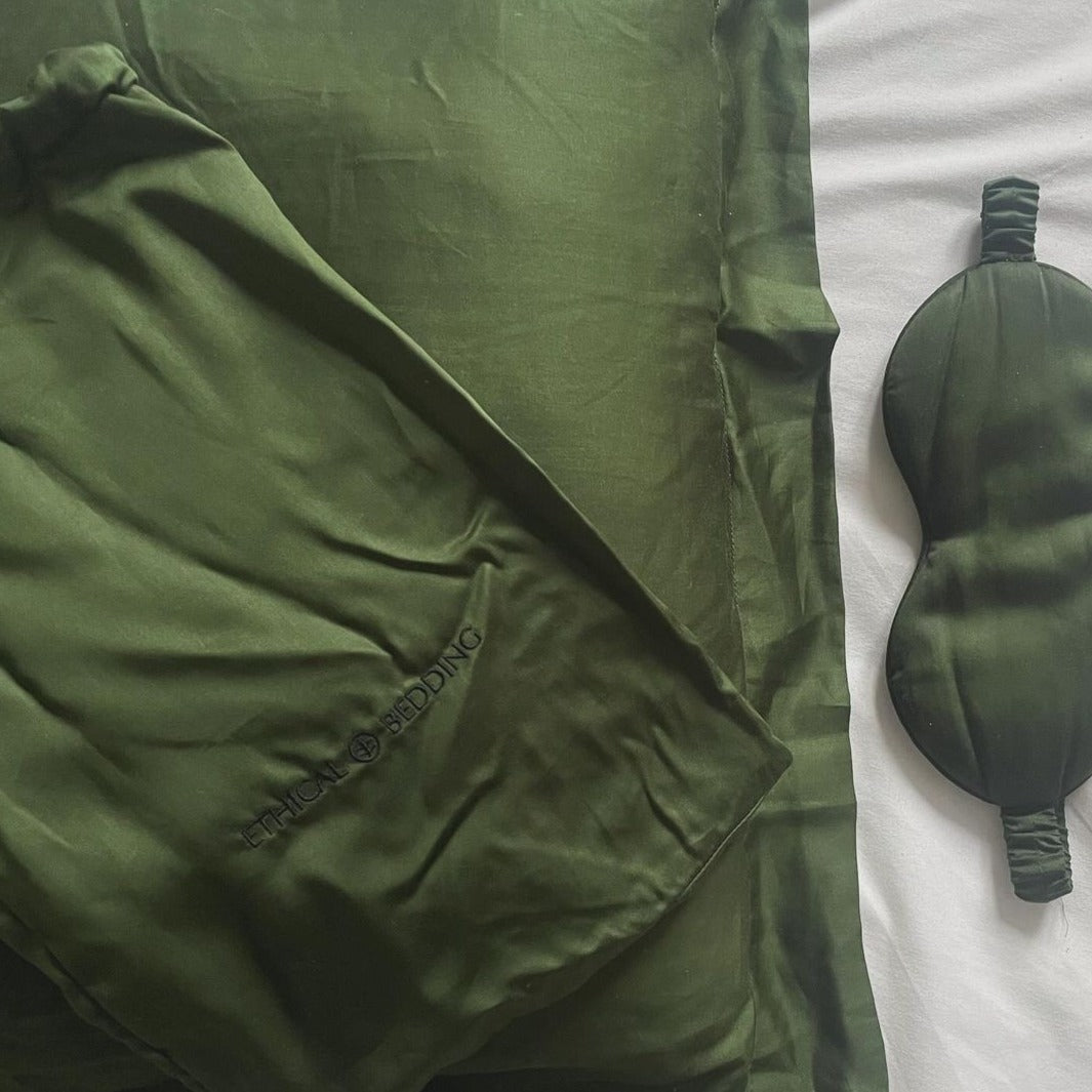 Eucalyptus Silk Pillowcase Pair in Forest Green