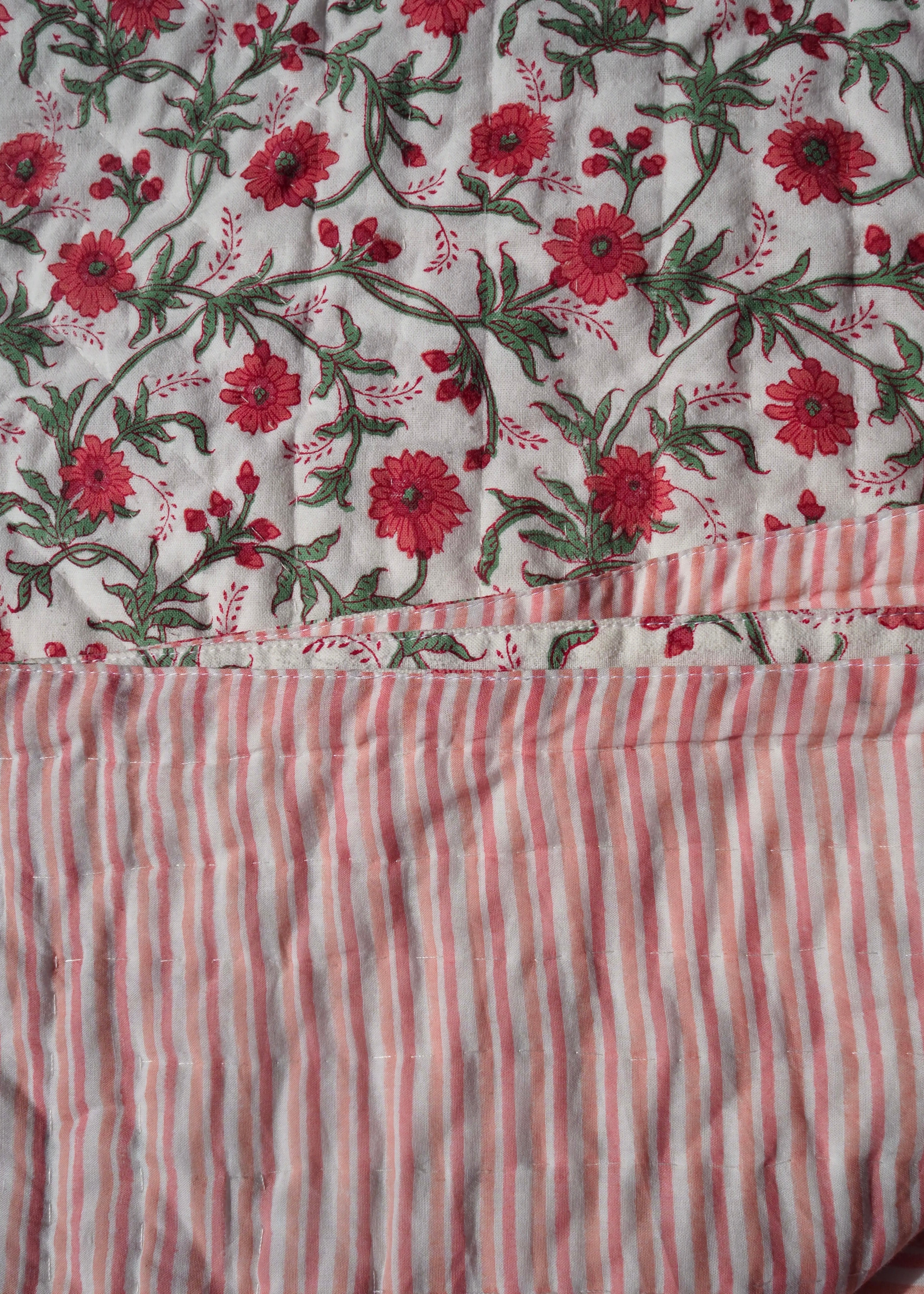 Red Floral Summer Pique Bed Quilt