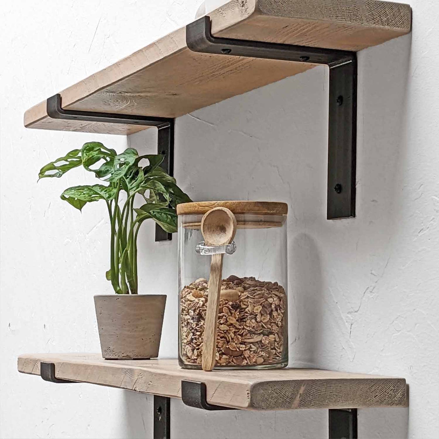 Thin Metal Shelf with Lipped Brackets