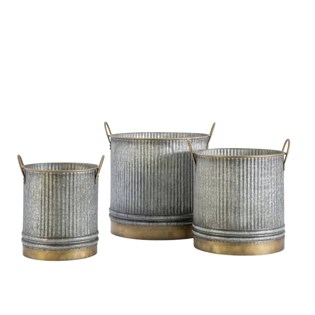 Outdoor iron ribbed planters